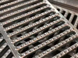 Interlocking Plank Grating