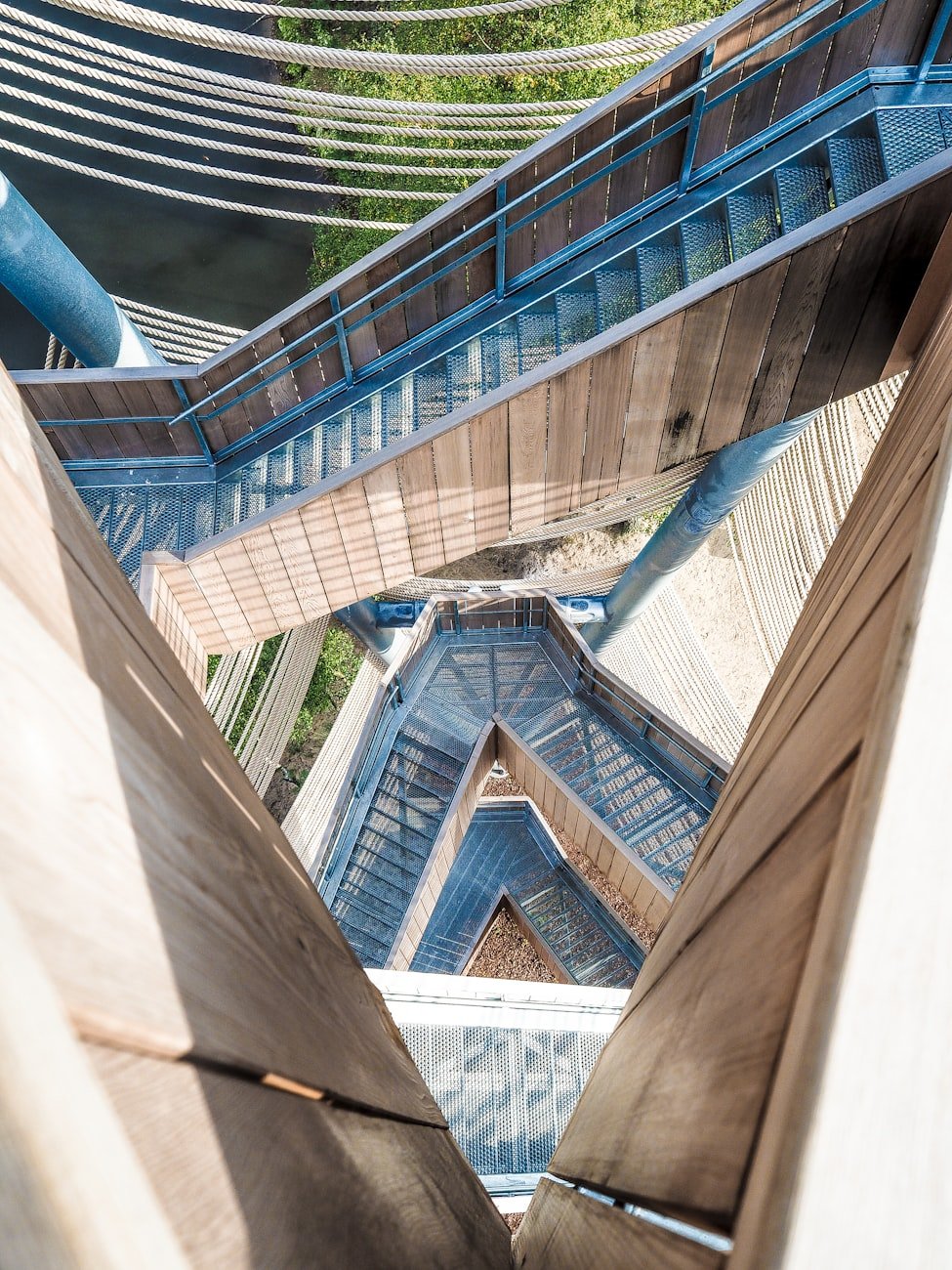 The Practical Benefits of Steel Grating: Dust Resistance, Easy Cleaning, and Low Maintenance