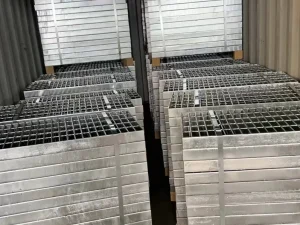 Steel Grating vs Aluminum Grating: A Detailed Comparison for Construction Needs