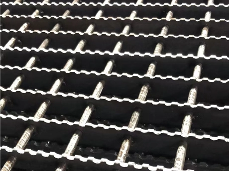 Drill Through Steel Grating With Serrated Surface