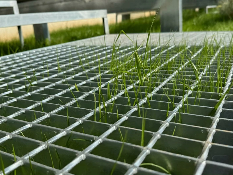 Steel Grating for Family Gardens