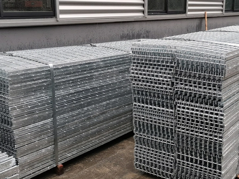 Steel Grating for Solar Roof Walkways