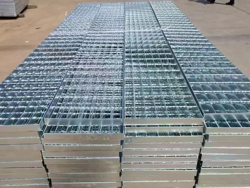 Steel Grating for Solar Roof Walkways