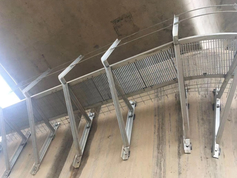 Steel Grating for High-Speed Rail Maintenance Platforms