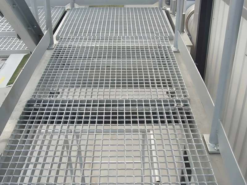 Steel Grating Standards: Chinese vs International Specs for Global Buyers