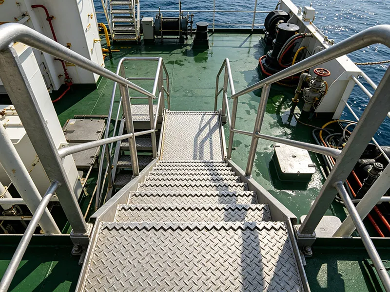 Grip‑Strut Stair Treads